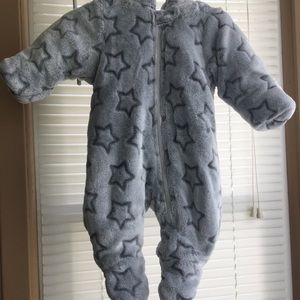 0-3 month snow suit NWOT